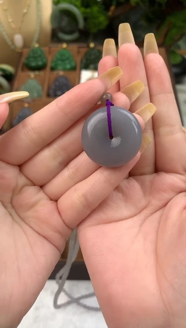 和田玉未镶嵌颈饰吊坠