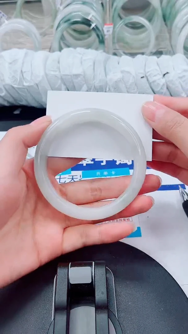 未镶嵌手镯石英质玉197-61/62