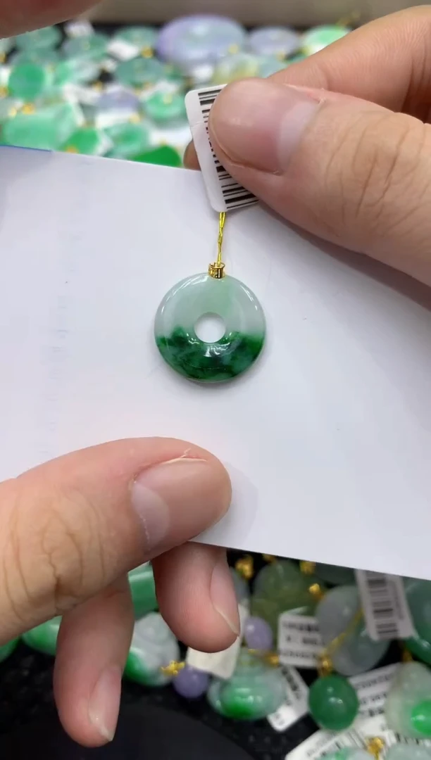 颈饰18K金镶嵌翡翠天然缅甸翡翠A货
