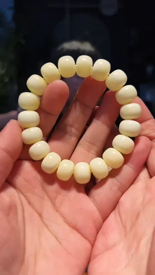 【闪购商品】蜜蜡手串未镶嵌14+(瓷白蜡)