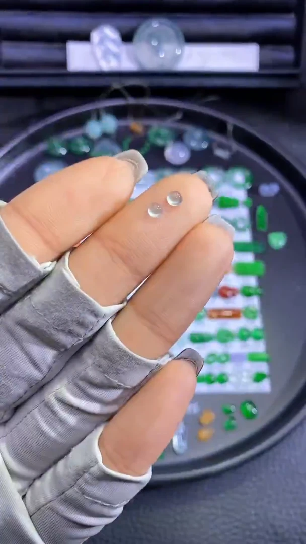 未镶嵌挂件翡翠蛋面