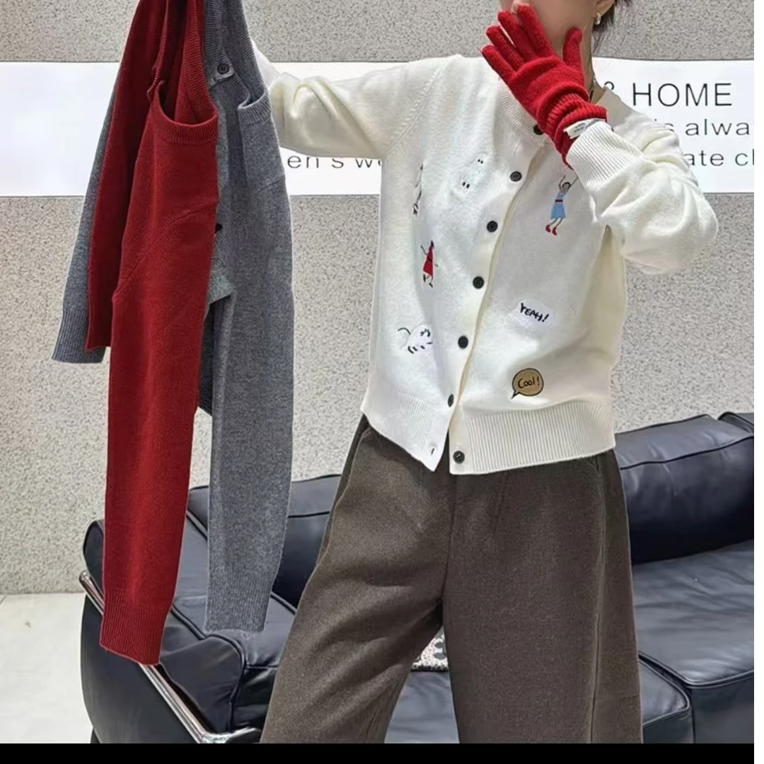 【樾织专属】趣味卡通刺绣金扣针织开衫