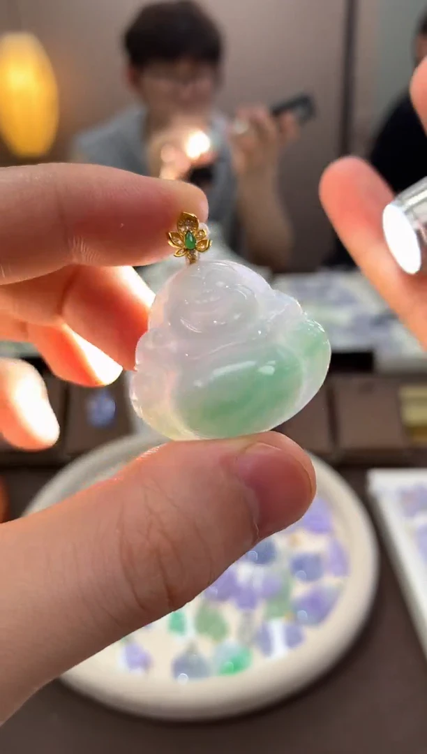 翡翠18K金镶嵌颈饰天然缅甸a货翡翠