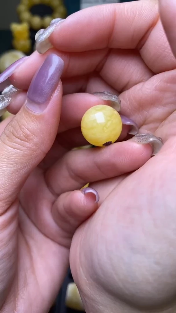 【闪购商品】琥珀裸石未镶嵌葵. 77