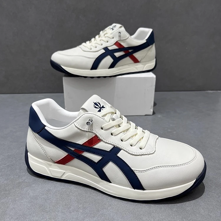 男鞋2025新款秋季透气皮面白色阿甘鞋轻便软底德训男士运动休闲鞋