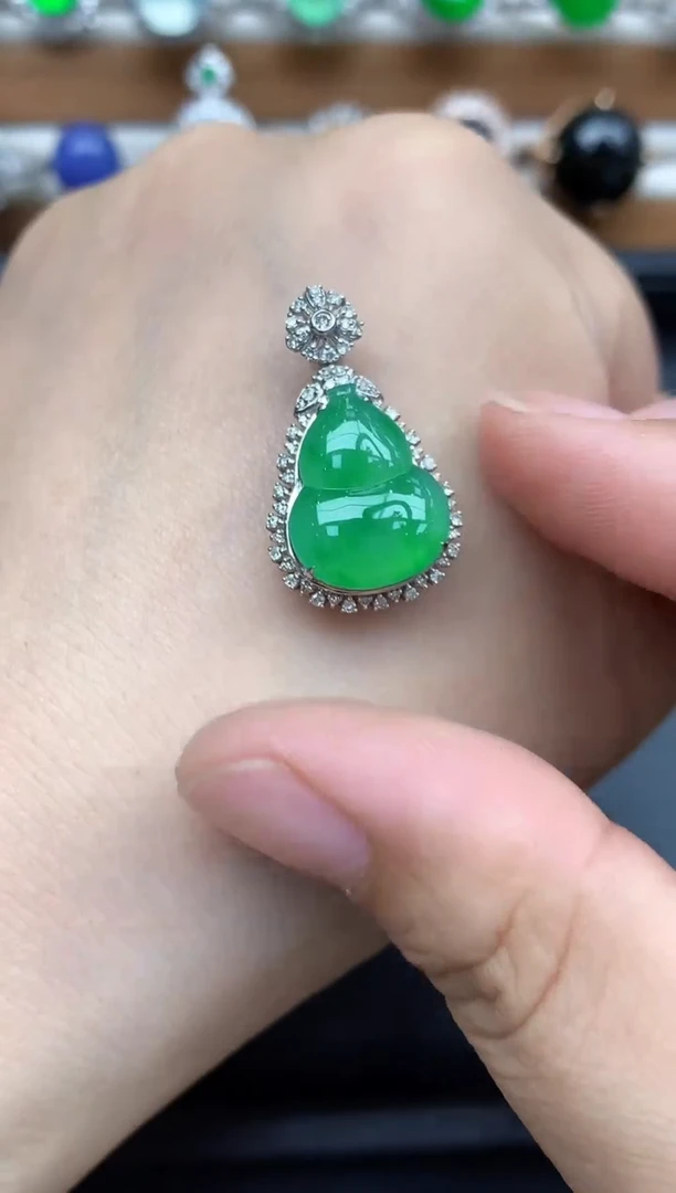 颈饰18K金镶嵌翡翠537-中国好珍宝