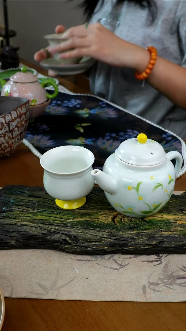茶瓷物语福利黄花茶壶