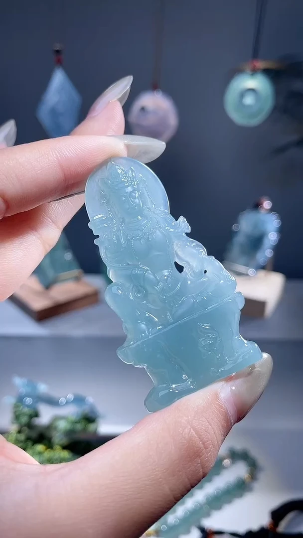 颈饰未镶嵌翡翠观音