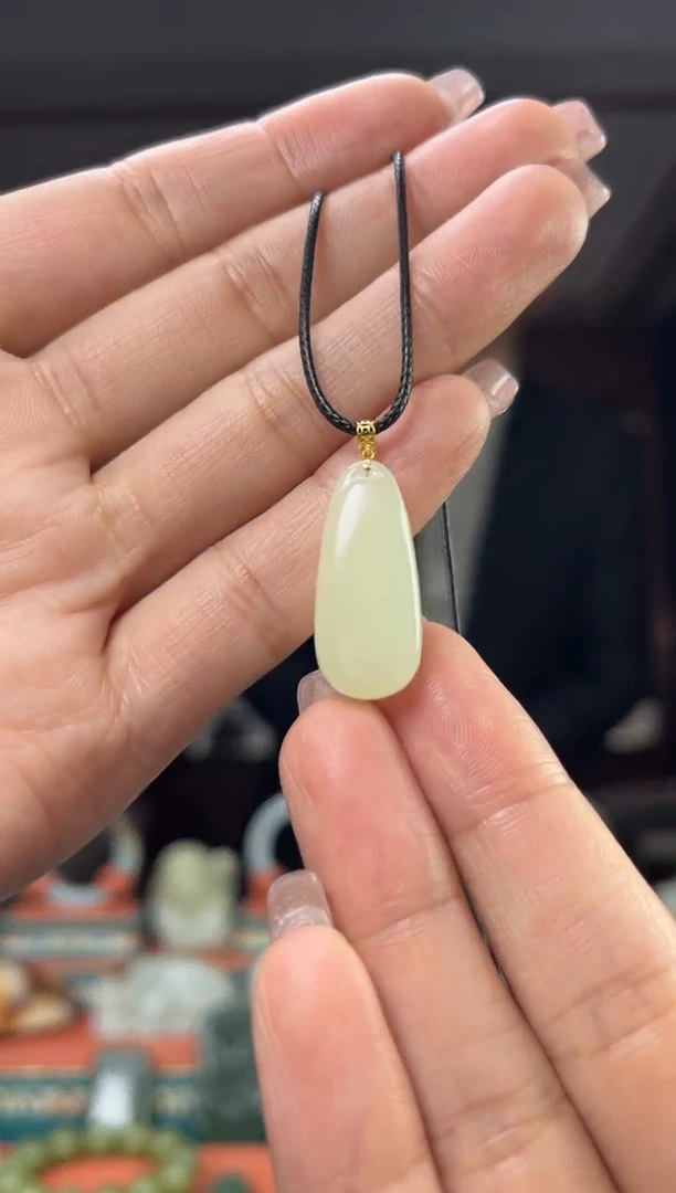 【闪购商品】和田玉颈饰18K金镶嵌1