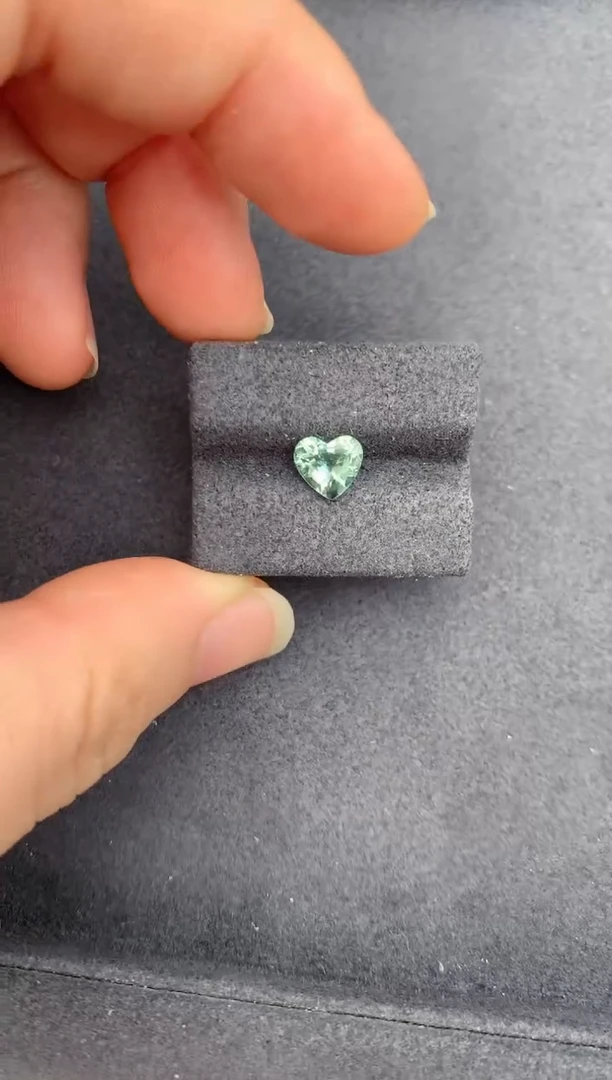 未镶嵌珠宝半成品碧玺1.1ct碧玺   DG