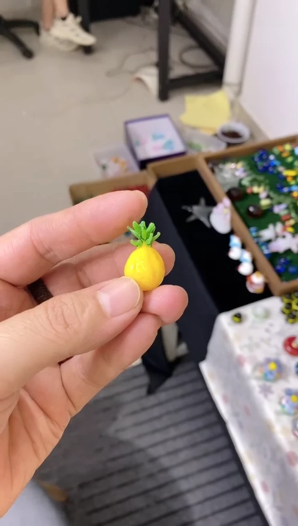 琉璃手工艺品菠萝