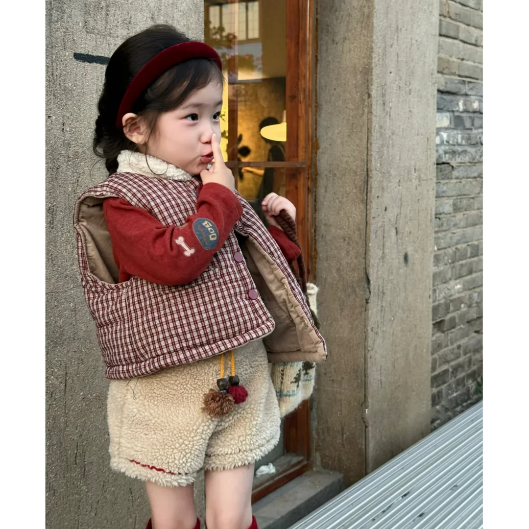 壹妈秋冬新款套装洋气童装女童时尚小香风加厚格子马甲羊羔毛短裤