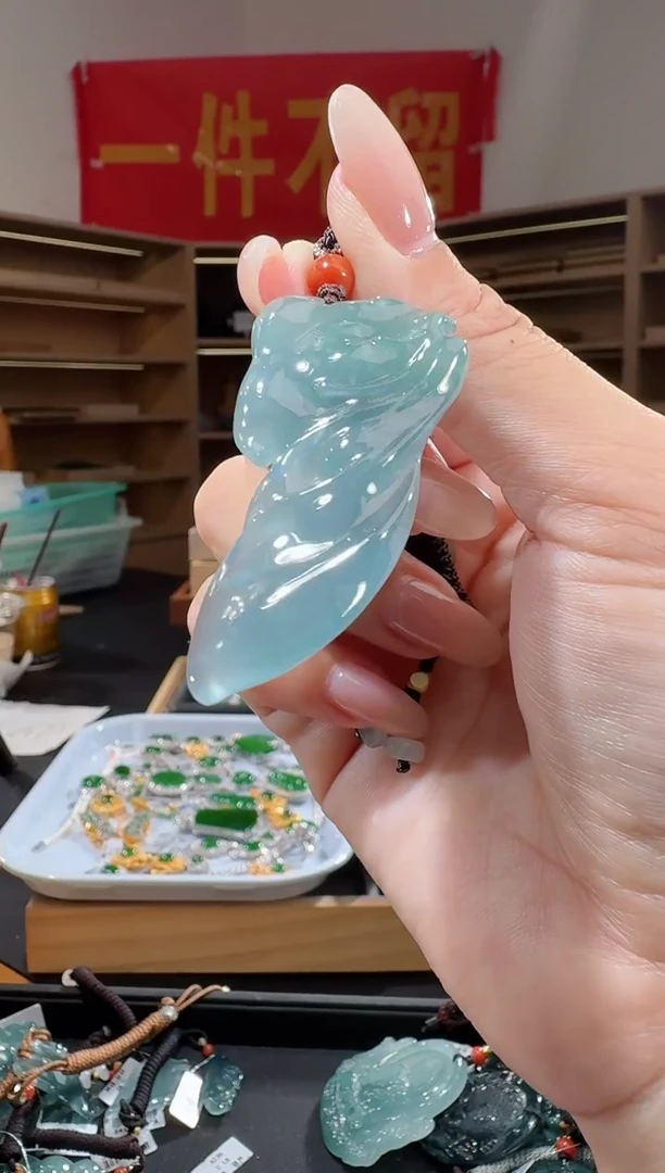 吊坠(不含链)未镶嵌翡翠形意