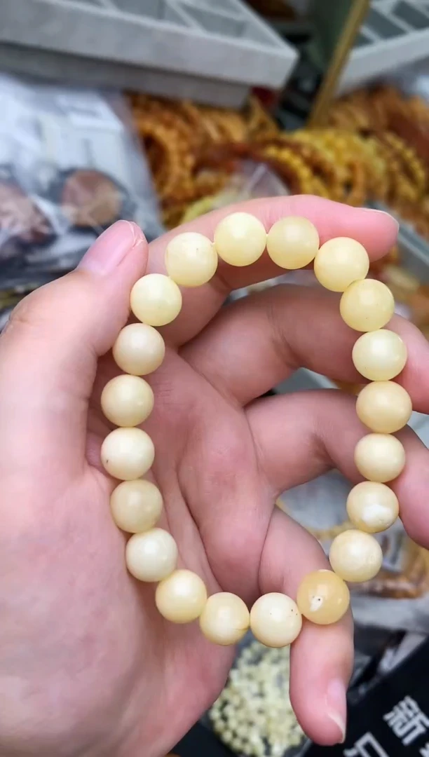 蜜蜡未镶嵌珠宝奇石34