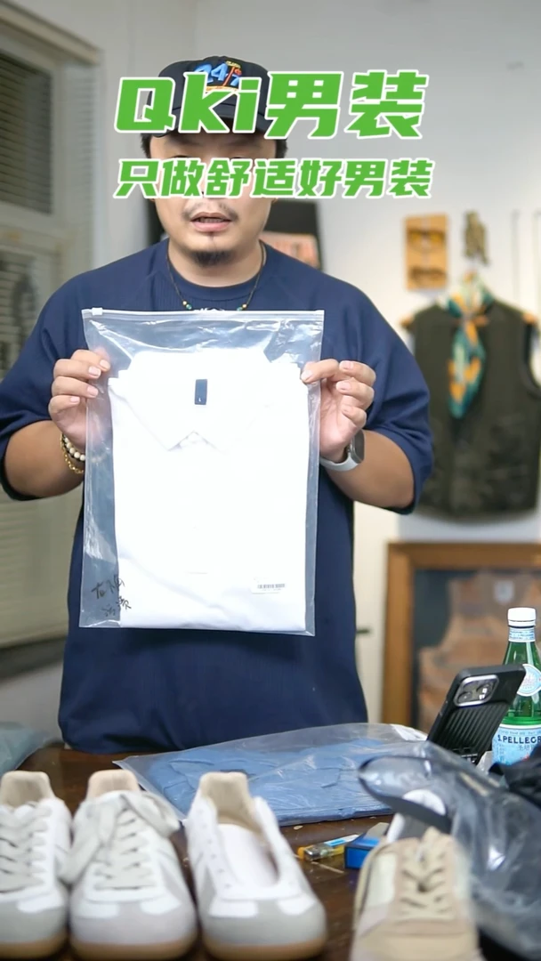 L 码白色 polo 衫适合 130-140 斤