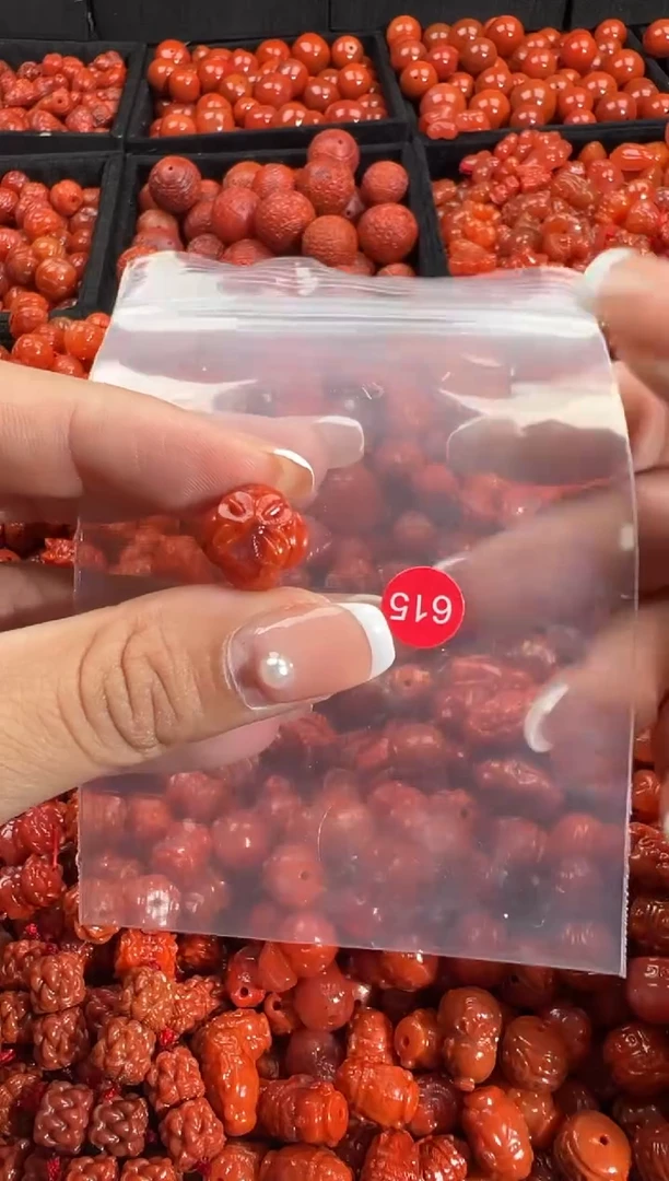 颈饰未镶嵌南红玛瑙1