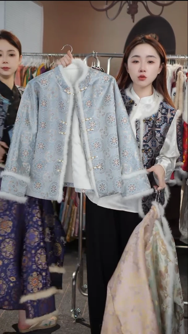 蓝宝箱夹棉外套