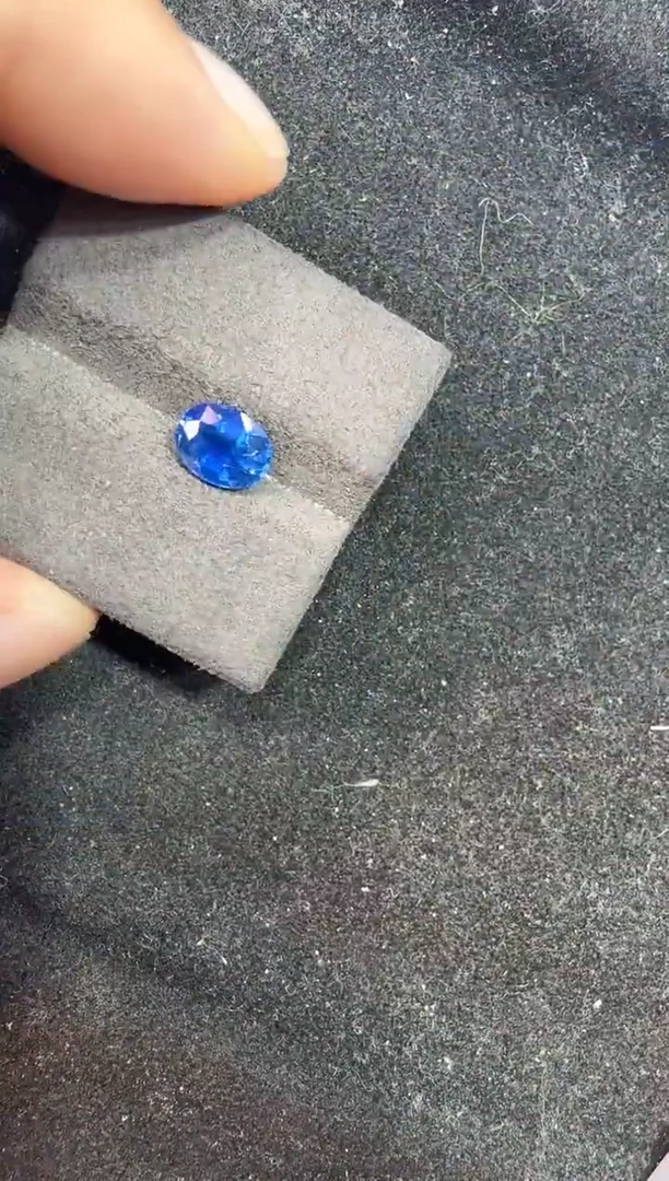 未镶嵌定制定制蓝宝石天然1.82克拉矢车菊吉尔德