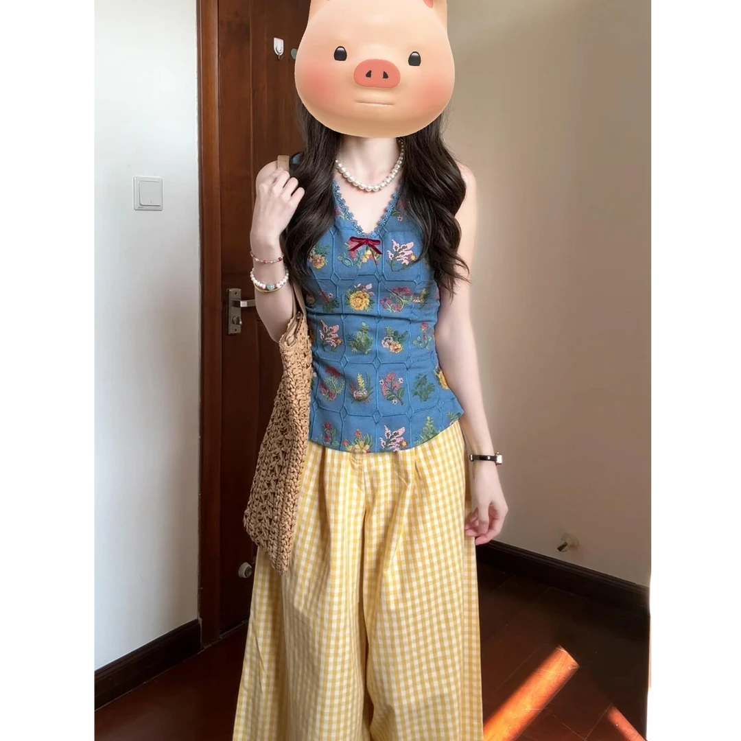 【轻时光】2025春季新款图案刺绣V领背心马甲收腰上衣配格子休闲裤