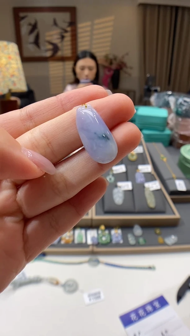 【闪购商品】翡翠颈饰未镶嵌福瓜