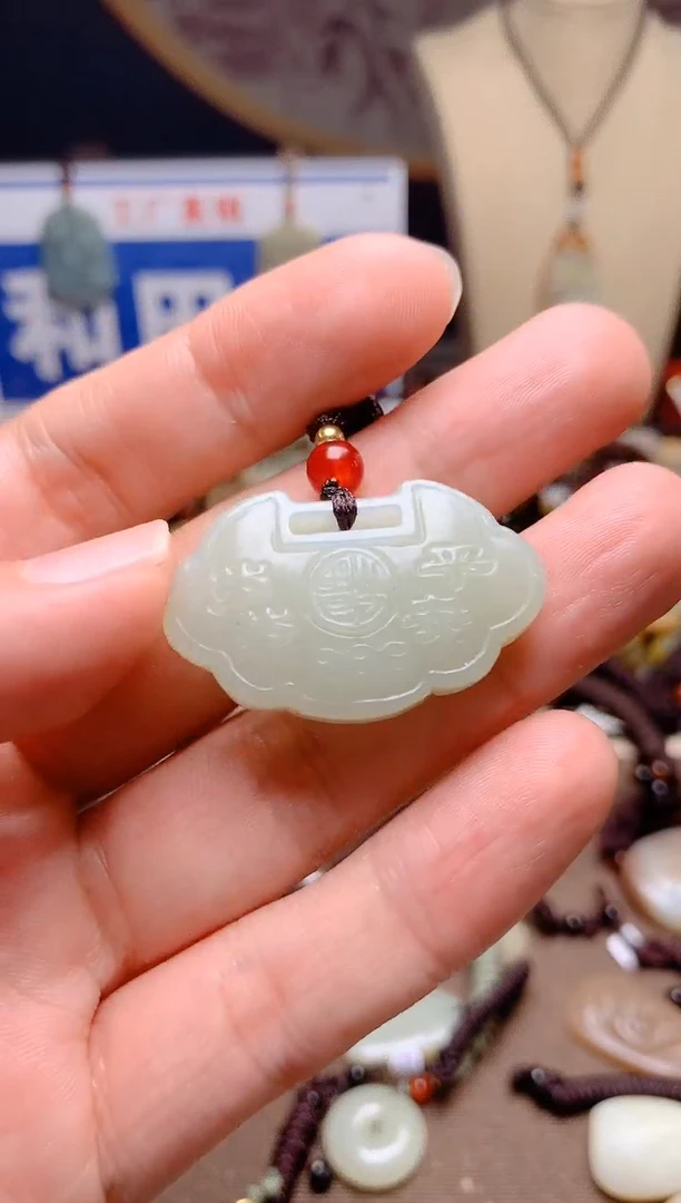 和田玉未镶嵌颈饰1