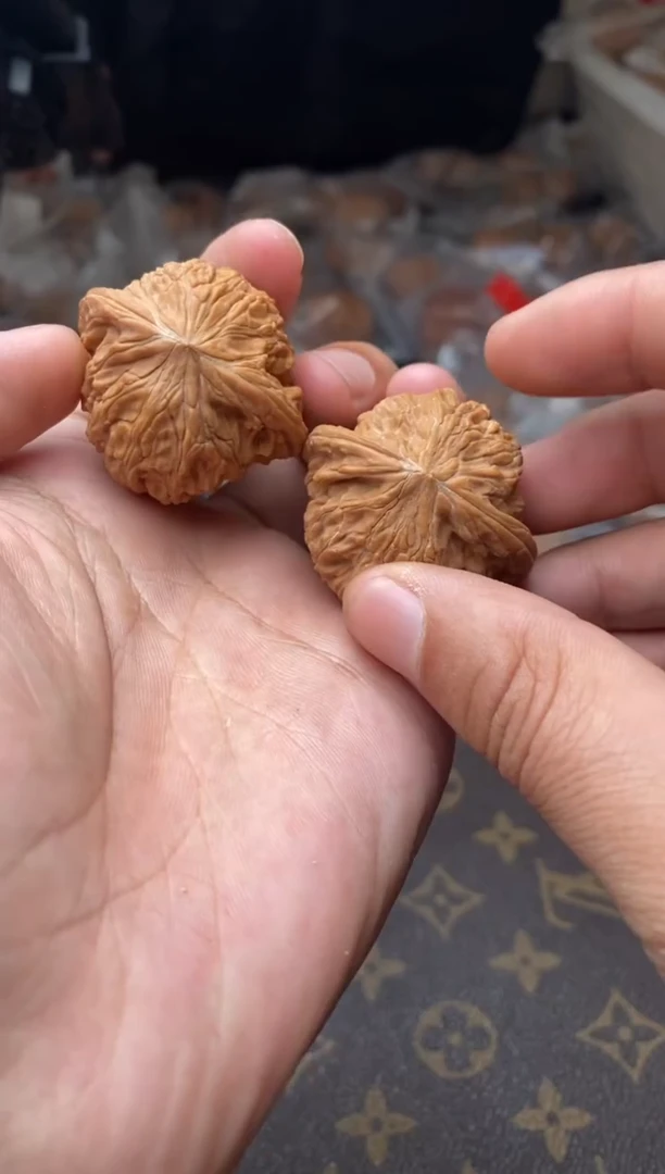 【闪购商品】文玩核桃把件A75号38尺磨盘