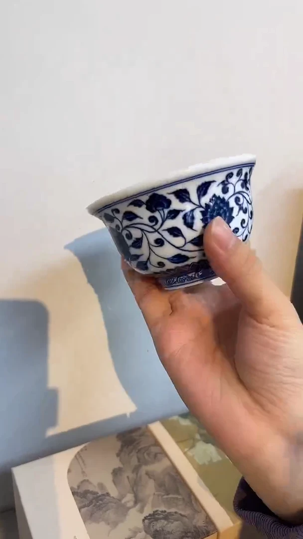 景德镇高温瓷缠枝莲压手