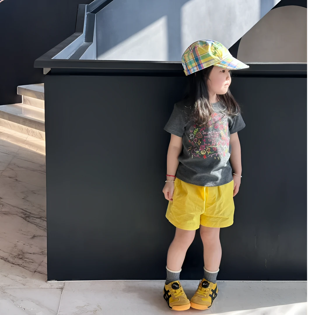 壹妈品质童装2025夏季新款女童休闲套装灰色印花上衣T恤黄色短裤