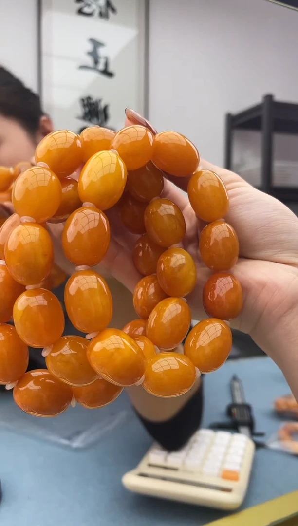 【闪购商品】蜜蜡珠宝奇石未镶嵌微瑕多样性发其一，假一罚十040