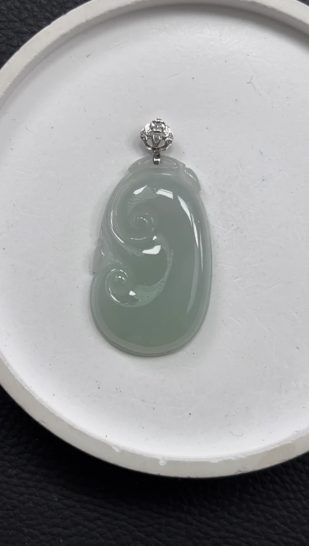 颈饰18K金镶嵌翡翠YM881-3 如意