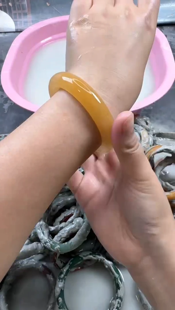 石英质玉手镯未镶嵌16