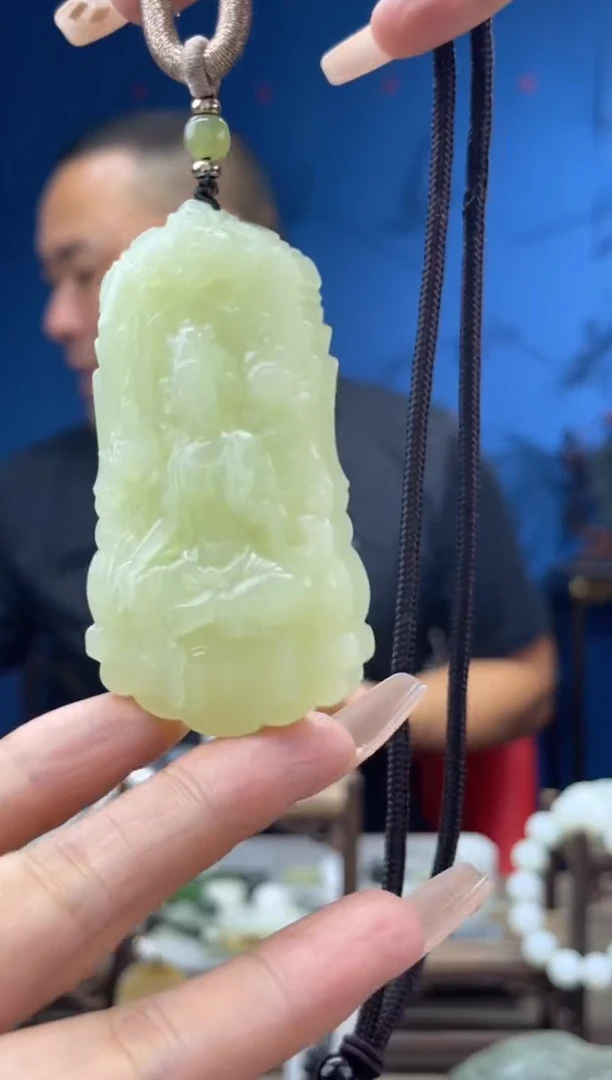 和田玉未镶嵌颈饰1