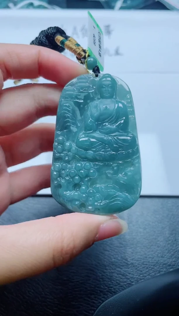 翡翠未镶嵌颈饰