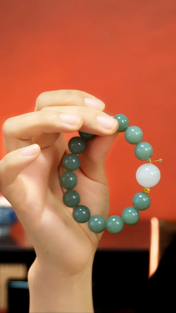 18K金镶嵌手链和田玉手串