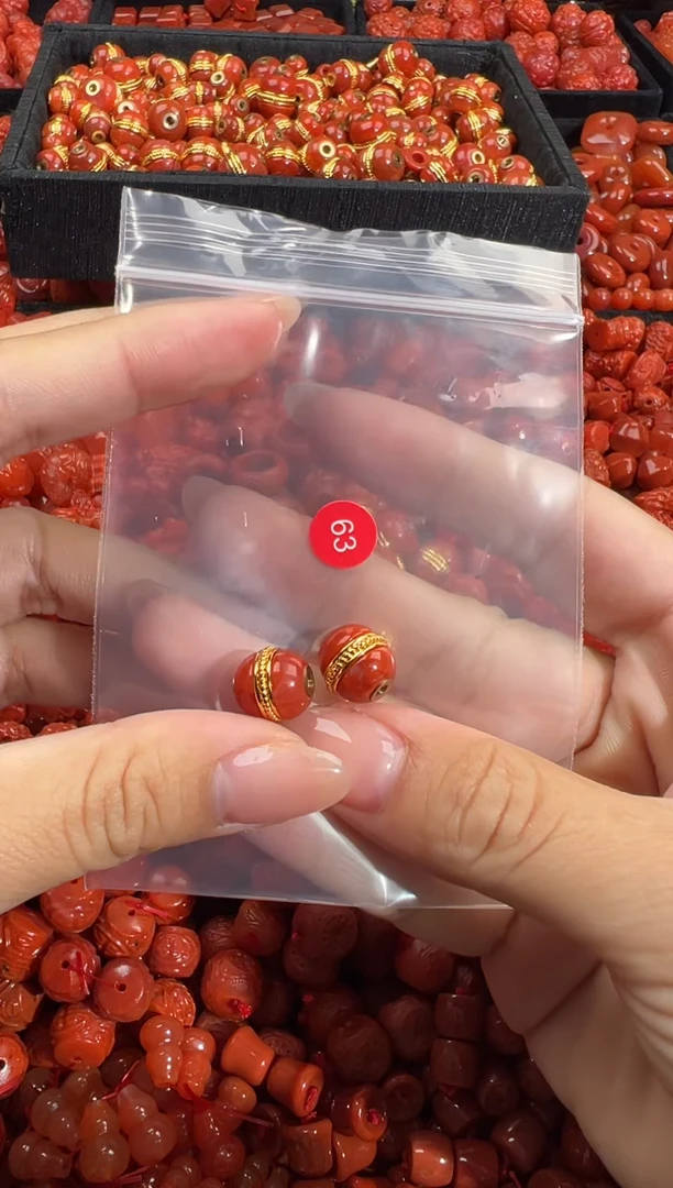 南红玛瑙未镶嵌颈饰1