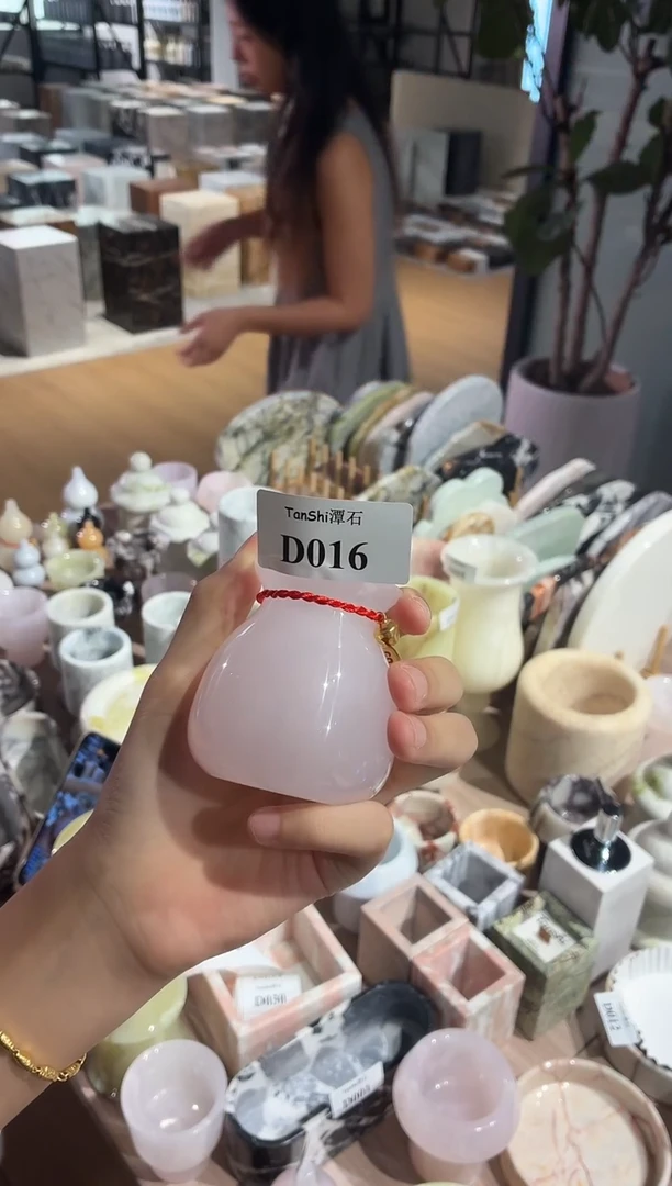 石材D016粉玉小福袋
