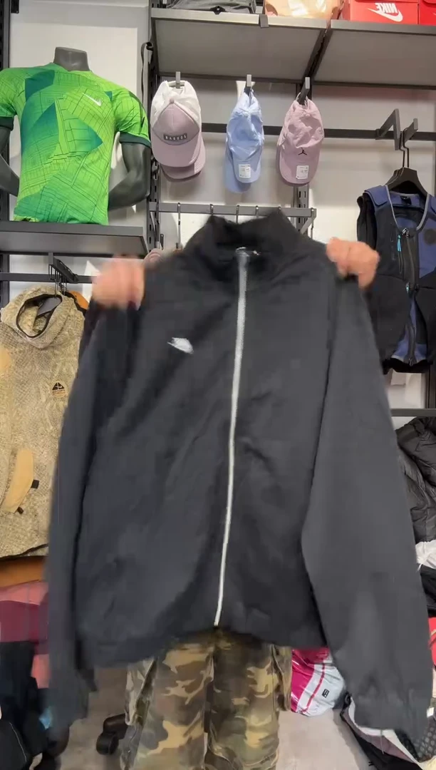 1182 编码 瑕疵款直播间过款为准 尺码   身高  175