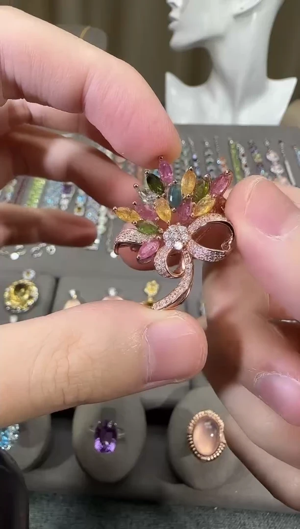 颈饰银S925镶嵌碧玺胸针