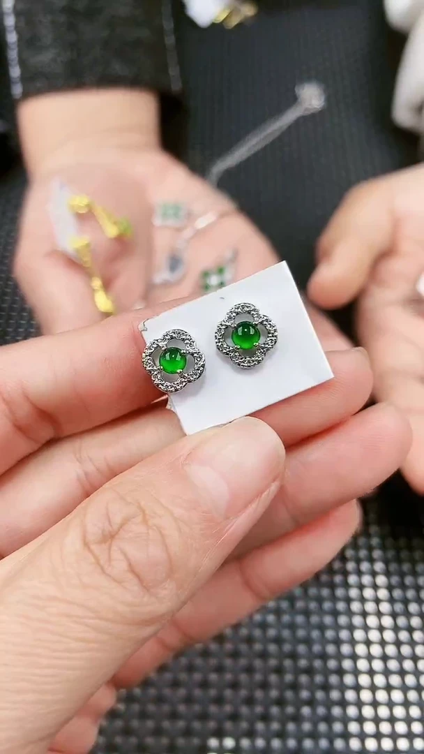【闪购商品】翡翠耳饰未镶嵌11111111