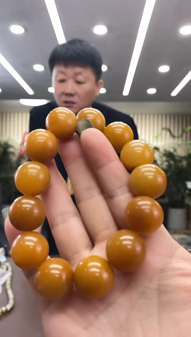 新疆金山糖卡18手串