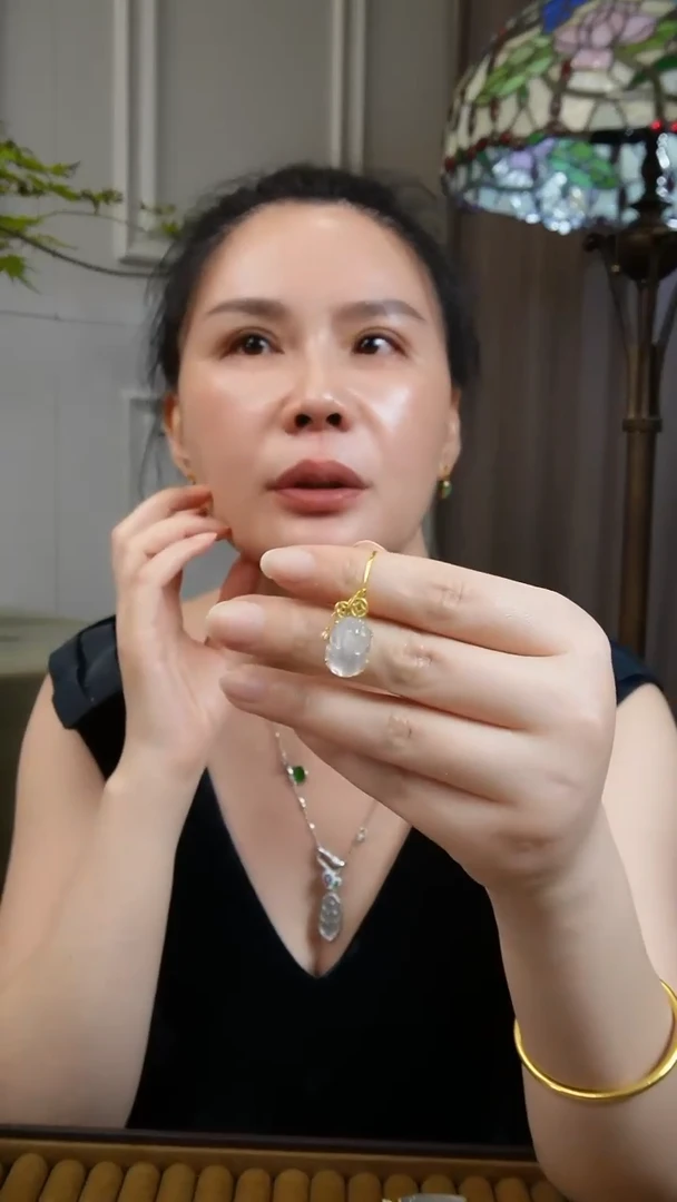 翡翠18K金镶嵌颈饰天然缅甸翡翠吊坠