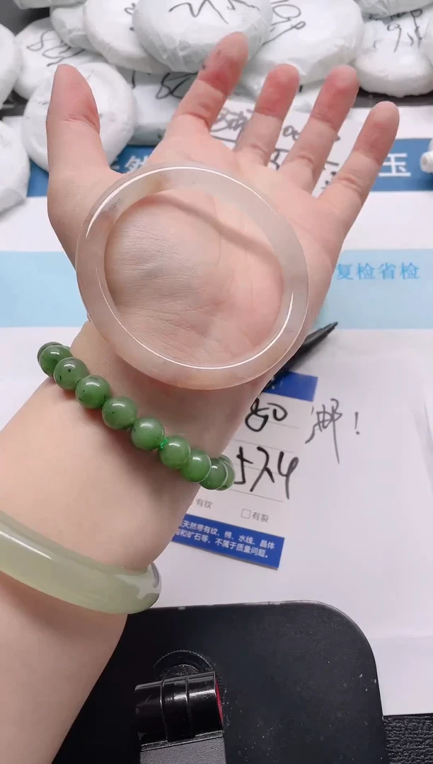 未镶嵌手镯石英质玉80-57