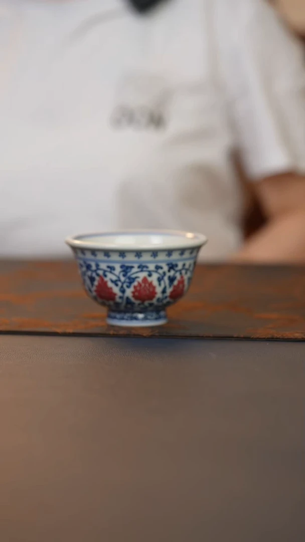 慕古青花缠枝莲釉里红压手杯