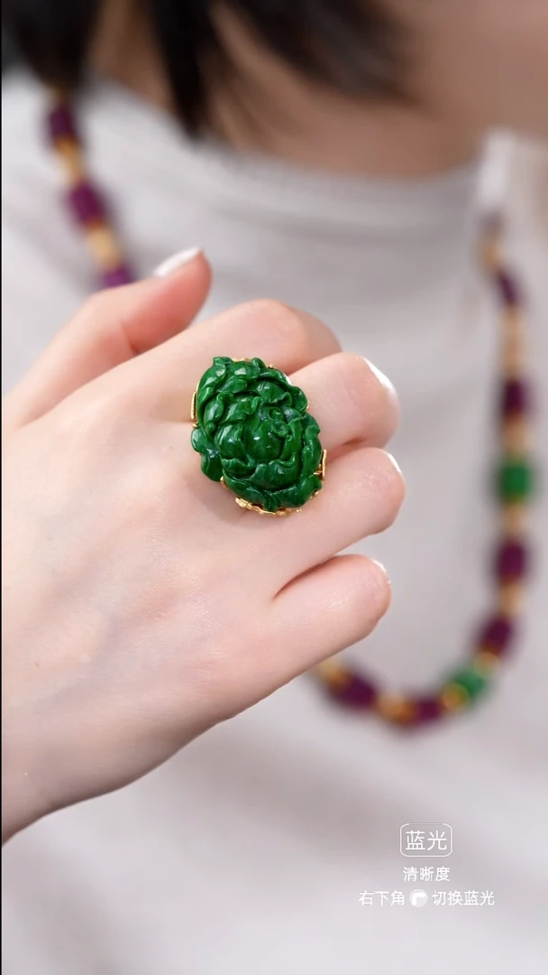 颈饰未镶嵌翡翠戒指22