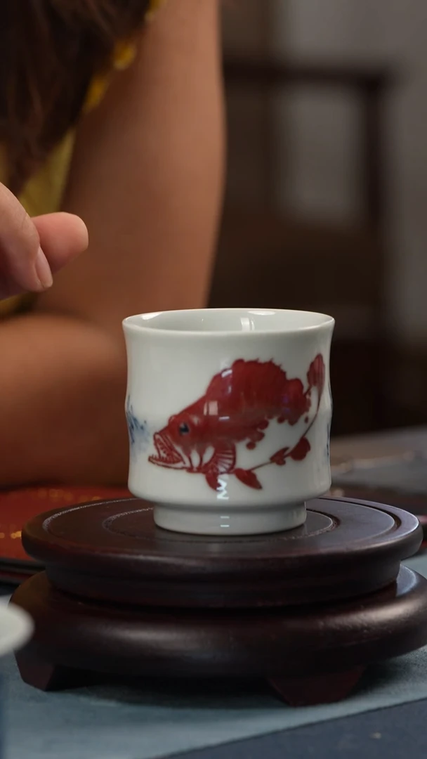 瓶龙浩釉里红研究院-鱼纹竹节杯