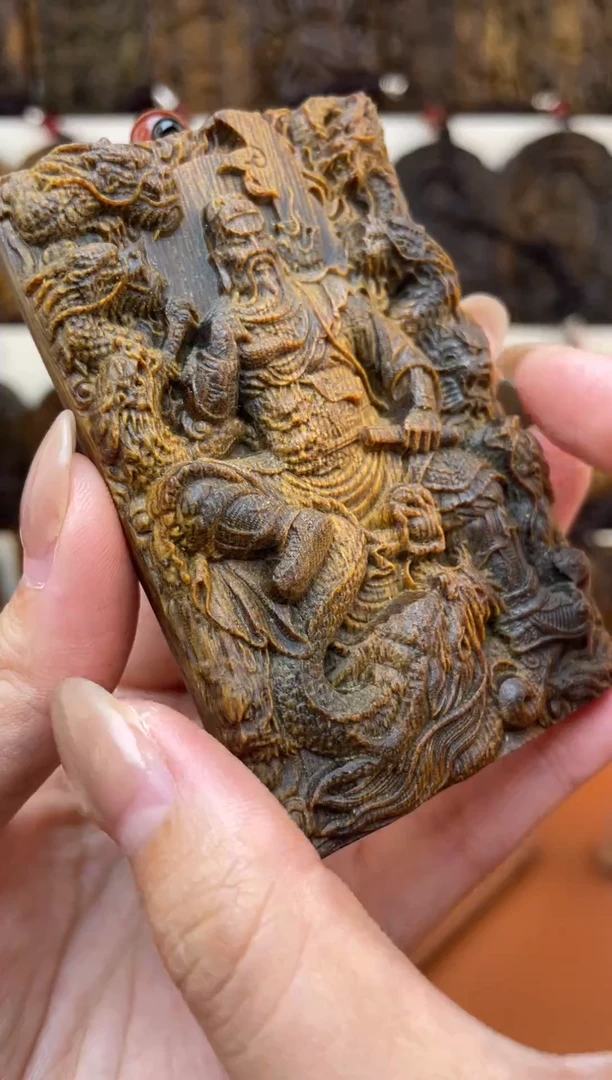 木木雕款芽庄 九龙关公8cm送养香瓶