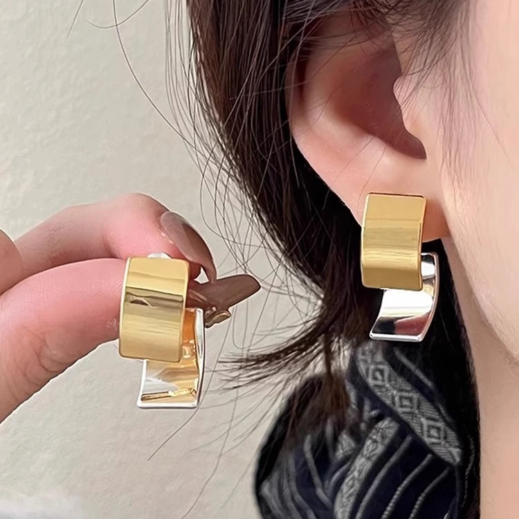 丽珠金朵~ 重工花朵流苏珠珠耳环2025新款轻奢高级感晚宴耳饰女士