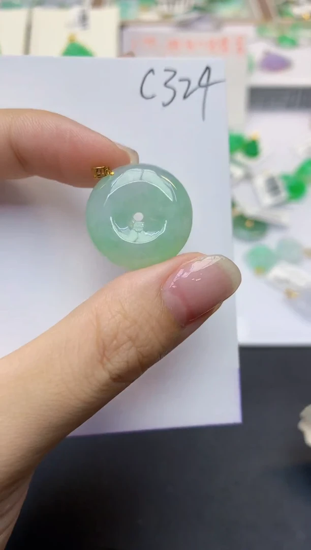 翡翠未镶嵌颈饰天然缅甸A货翡翠