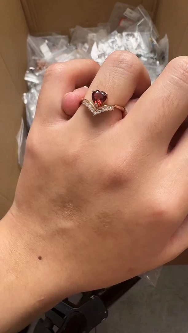 水晶手串未镶嵌上