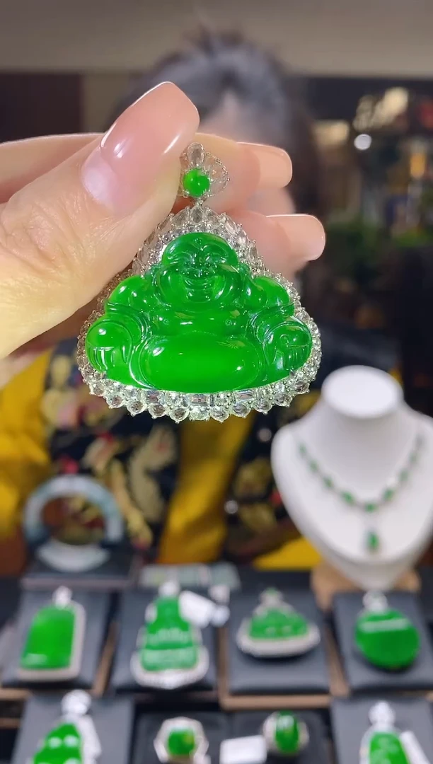 【闪购商品】翡翠吊坠(不含链)18K金镶嵌翡翠吊坠